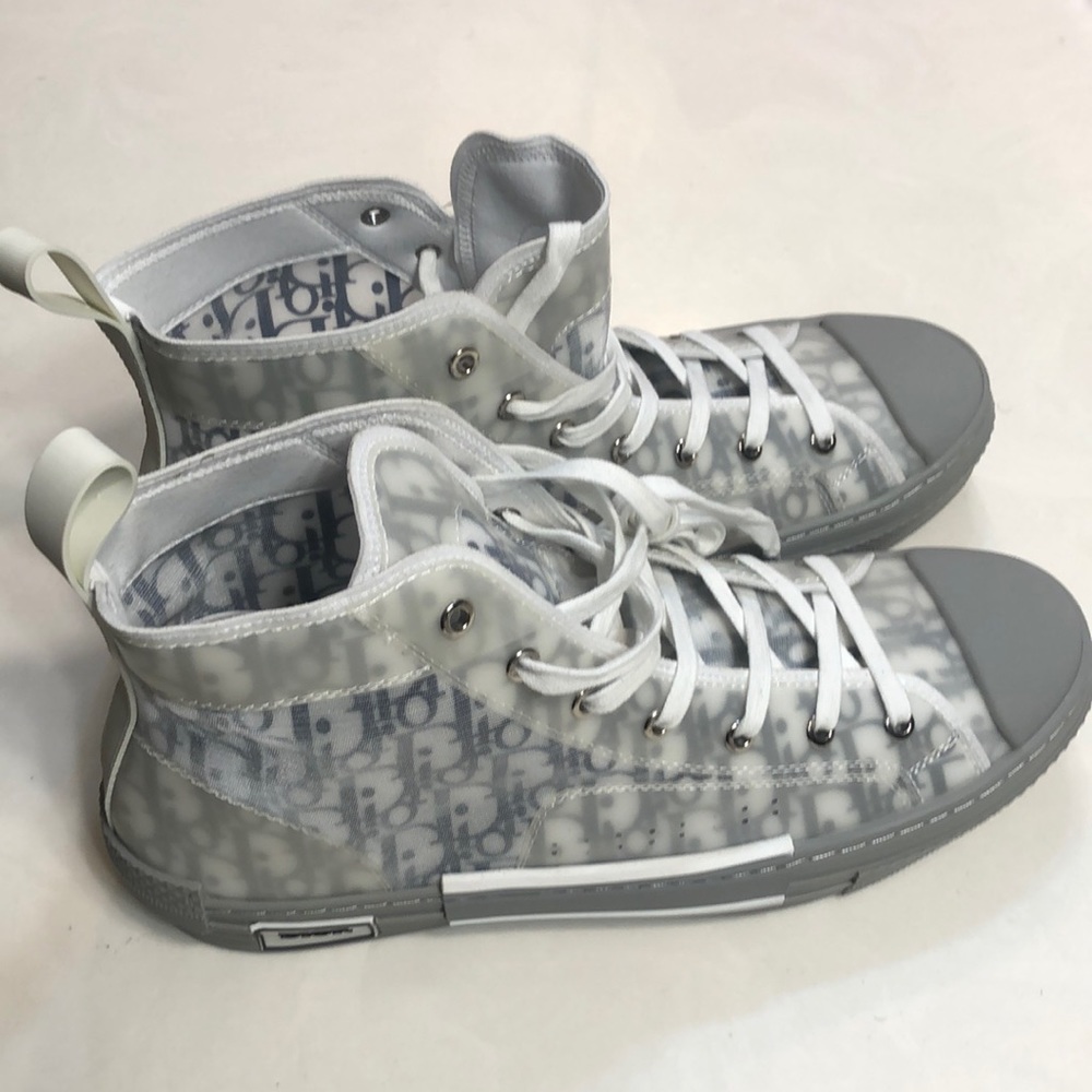 B23 HIGH-TOP SNEAKER